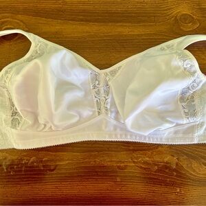Playtex 18 Hour 4395 All-Around Smoothing Wirefree Bra White 46D Women's